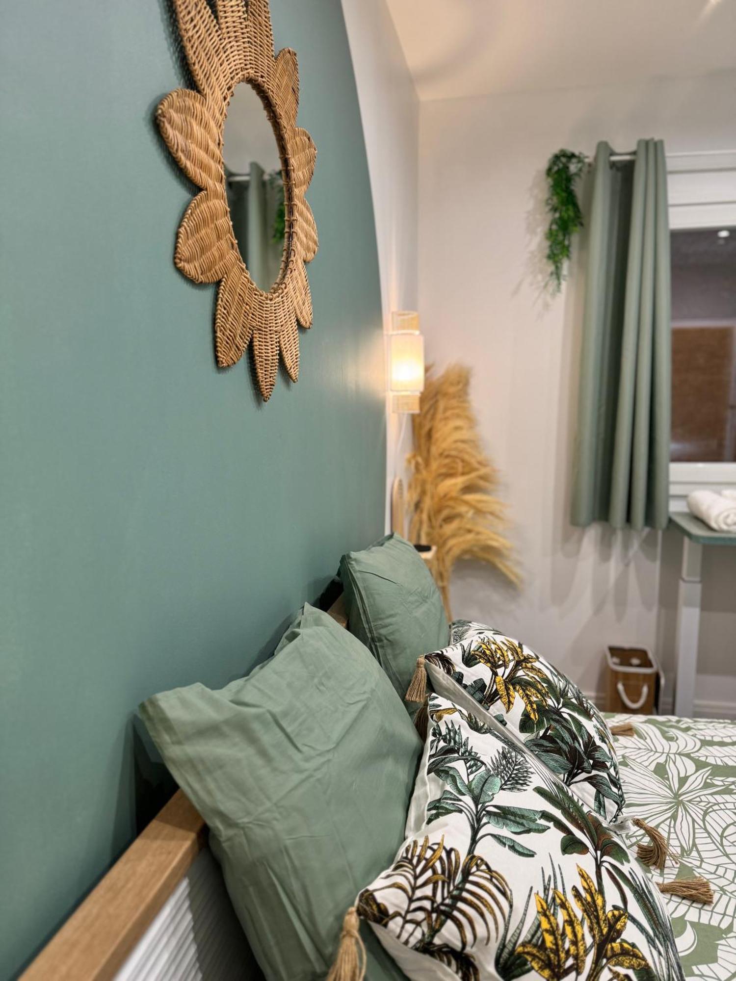 Worldroom Chambre Privee Avec Espace Commun Perpignan Room photo