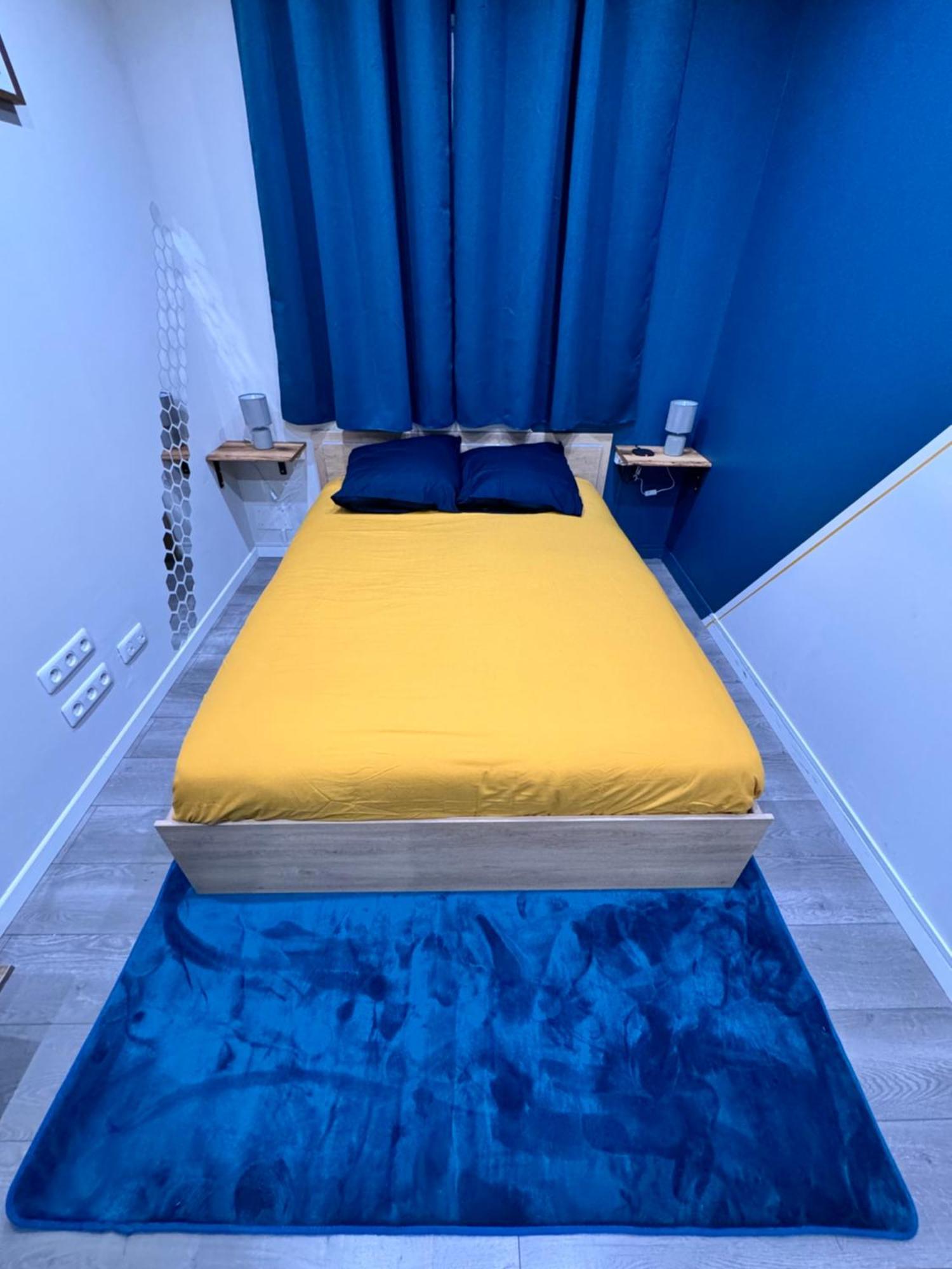 Worldroom Chambre Privee Avec Espace Commun Perpignan Exterior photo