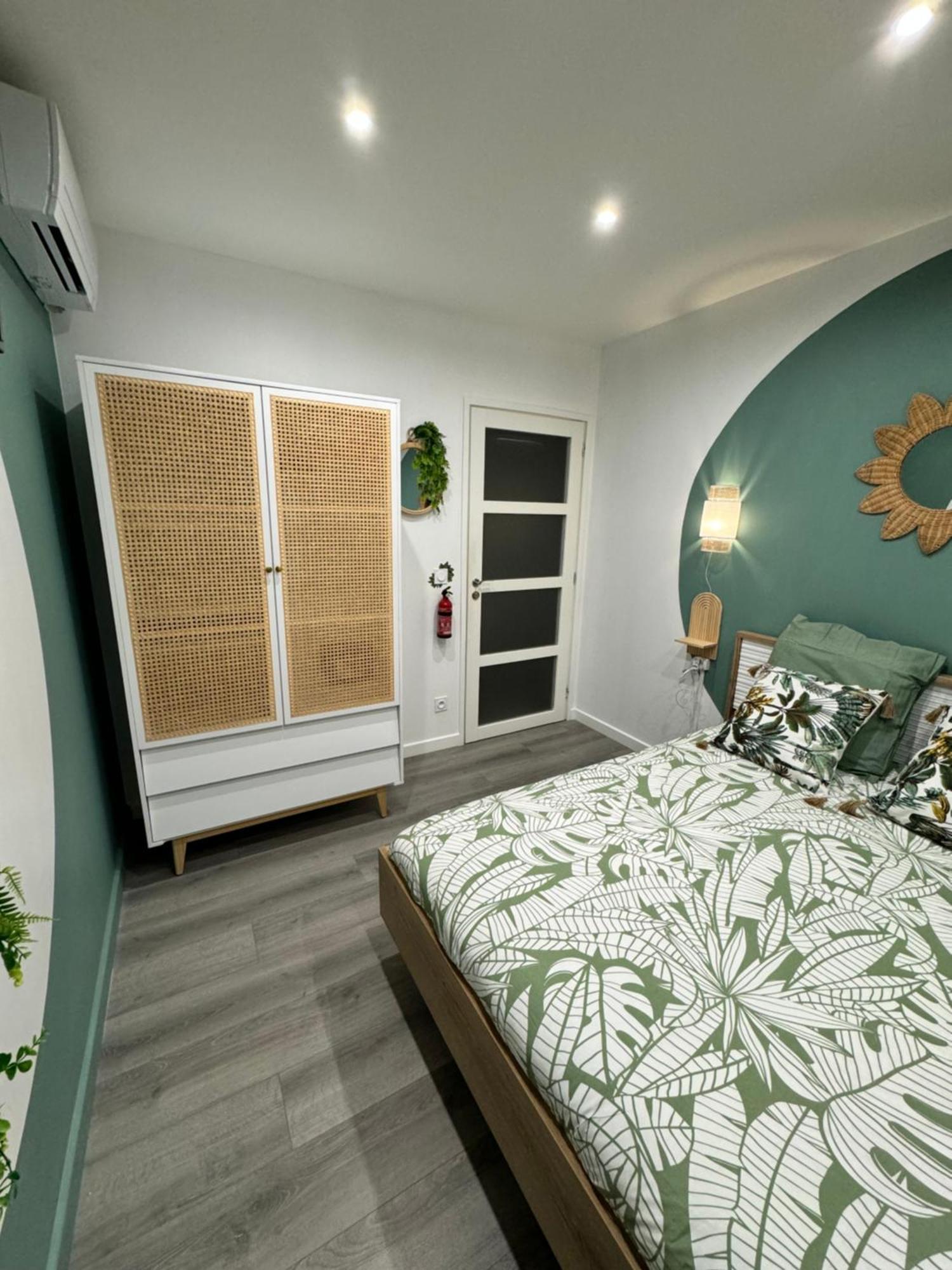 Worldroom Chambre Privee Avec Espace Commun Perpignan Room photo