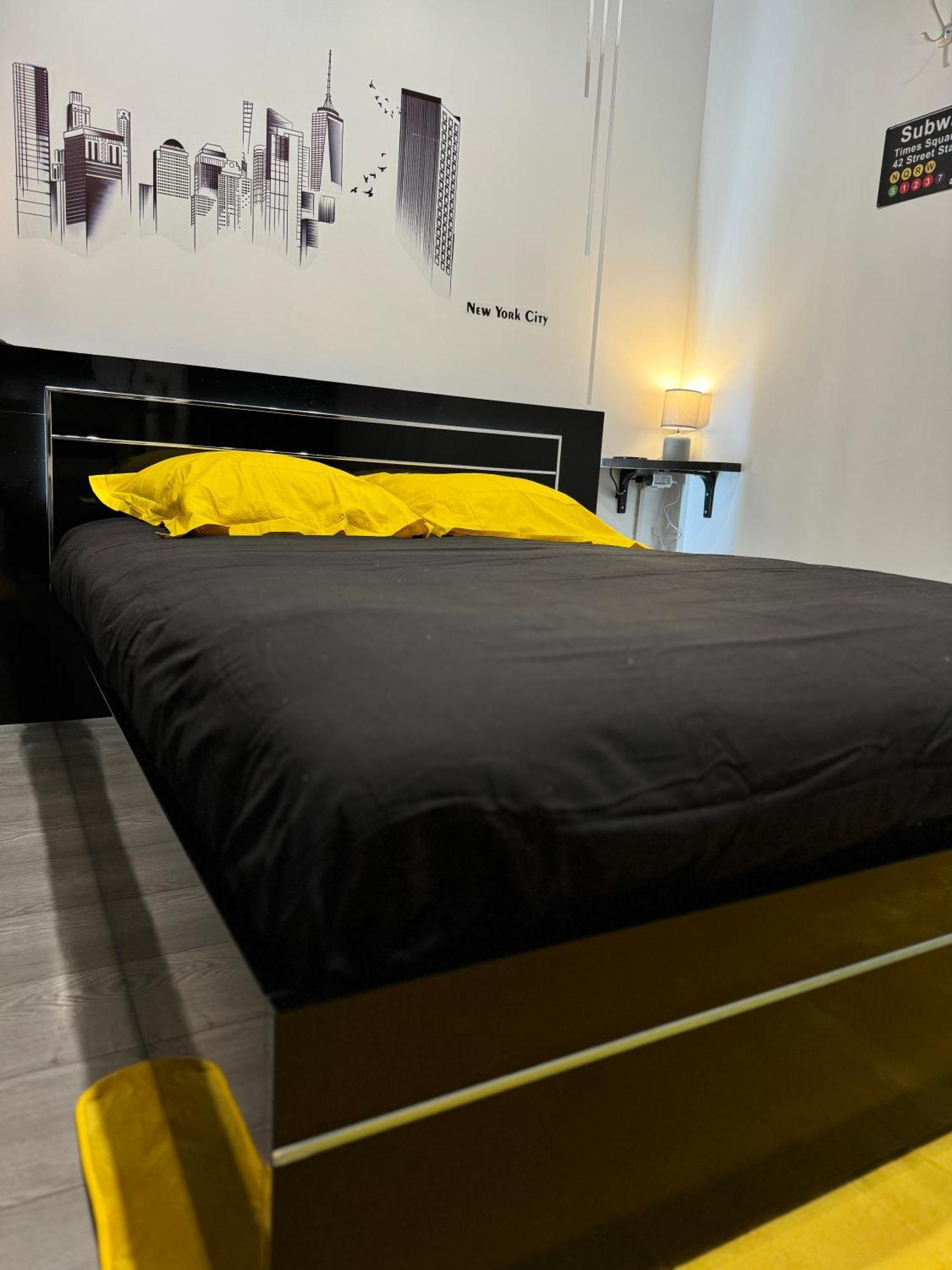 Worldroom Chambre Privee Avec Espace Commun Perpignan Exterior photo