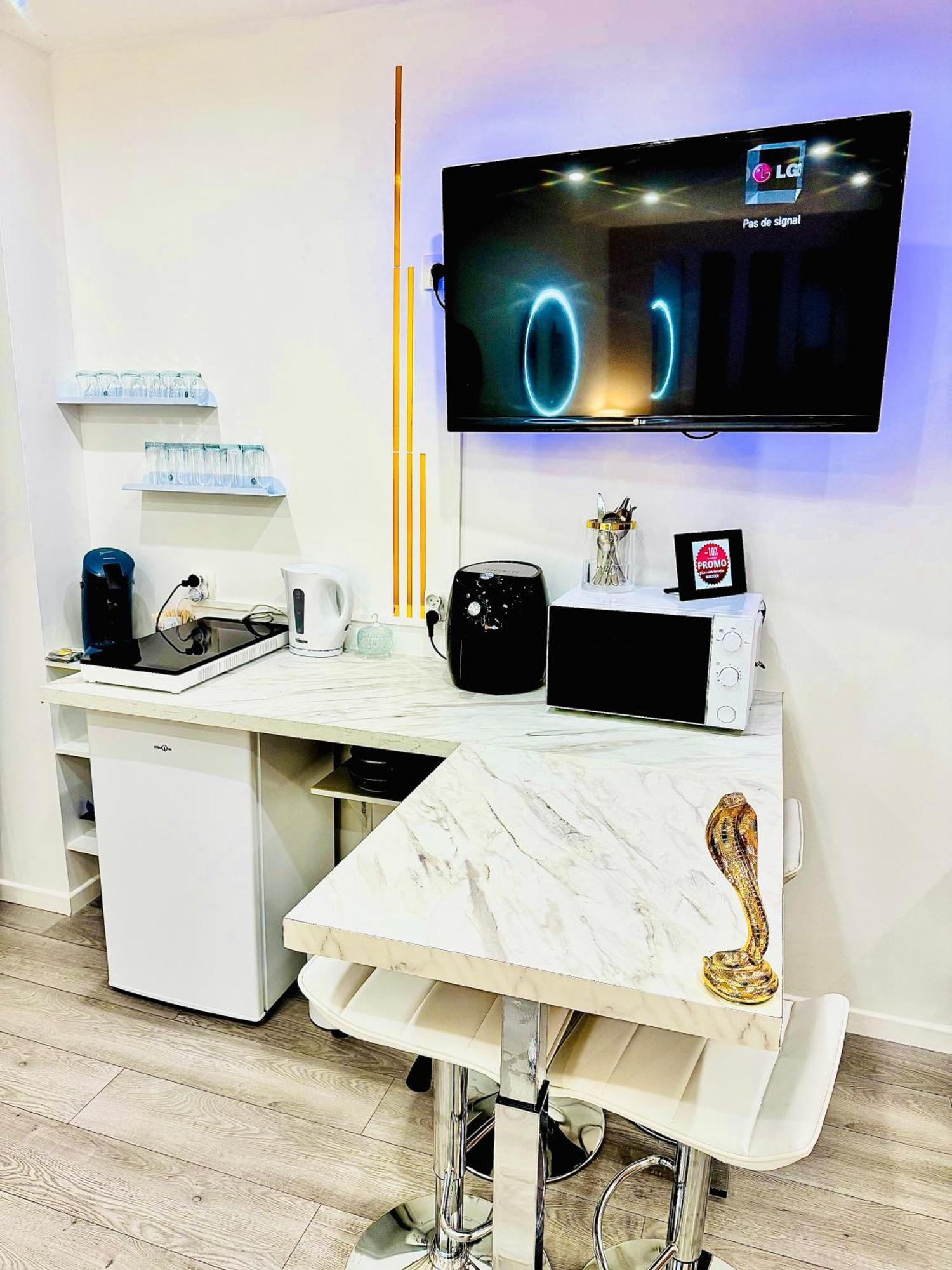 Worldroom Chambre Privee Avec Espace Commun Perpignan Exterior photo
