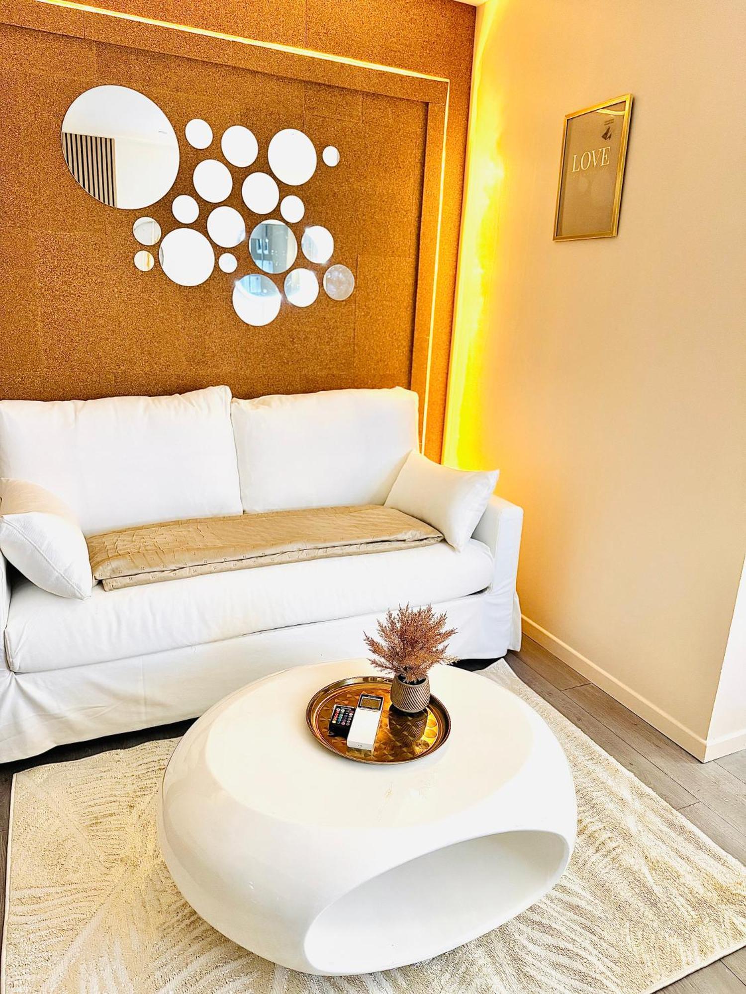 Worldroom Chambre Privee Avec Espace Commun Perpignan Exterior photo