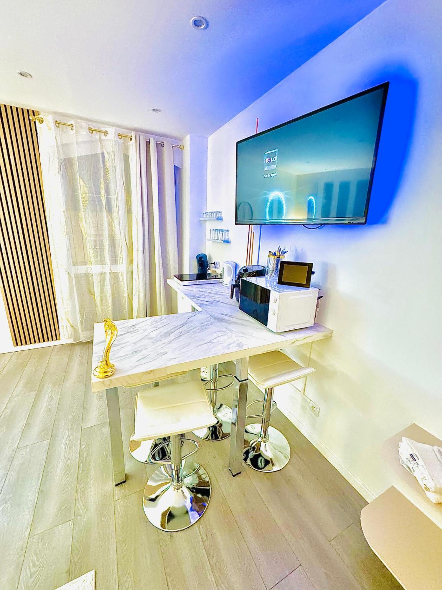 Worldroom Chambre Privee Avec Espace Commun Perpignan Exterior photo